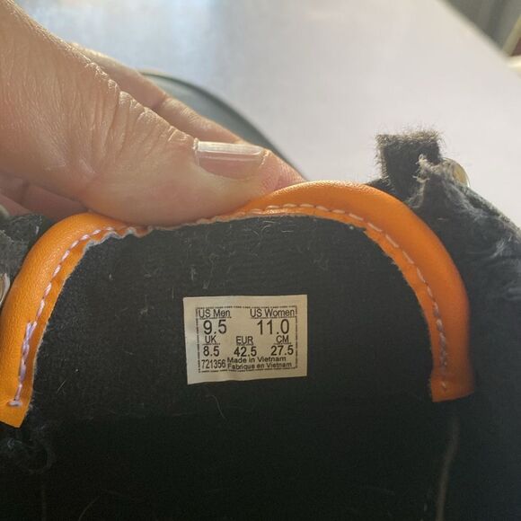 Vans Black and White Sneakers - Picture 9 of 9